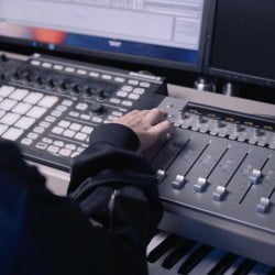 APxGener8ion_10_Office(RGB)