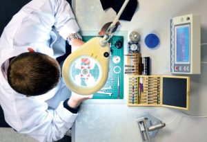 Christopher Ward industria ceasuri