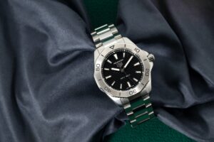 tag heuer aquaracer 200